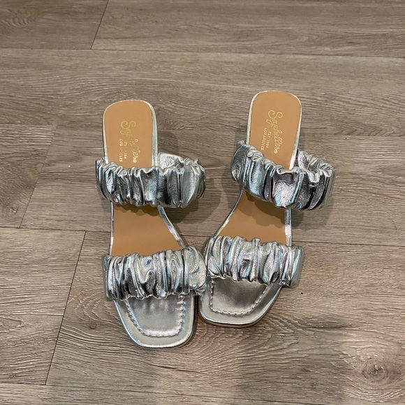 Silver Seychelles Heels - Picture 3 of 3